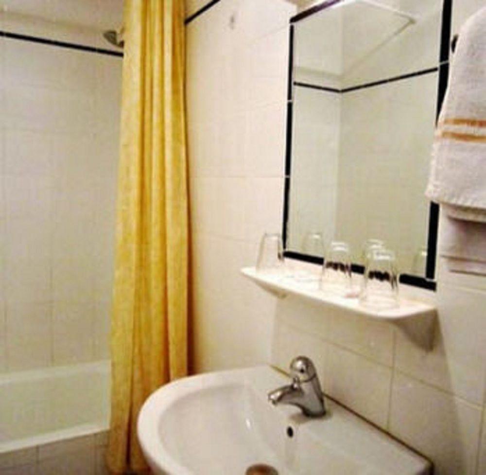Hotel Hipotel Voltaire Bastille Parijs