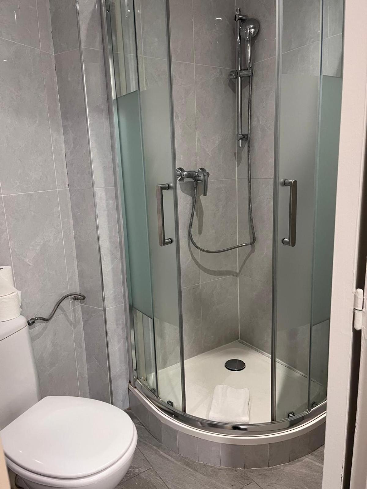 Hipotel Voltaire Bastille 3* Parigi