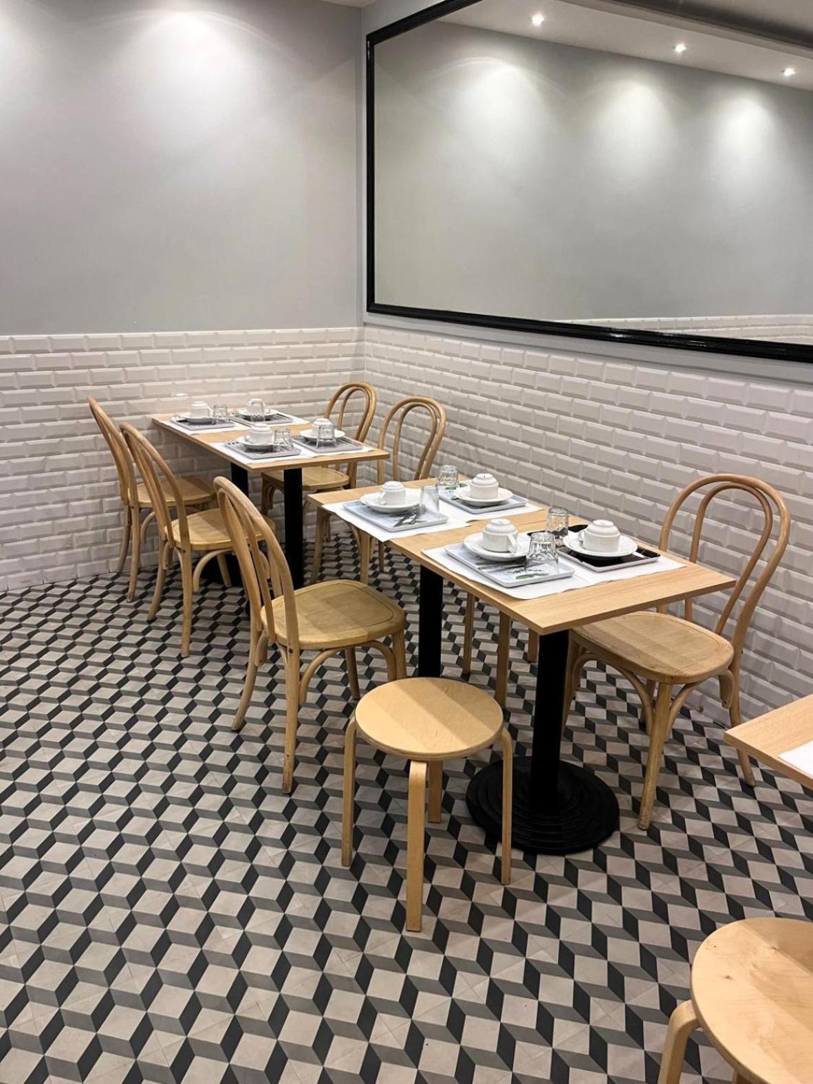Hotel Hipotel Voltaire Bastille Parigi